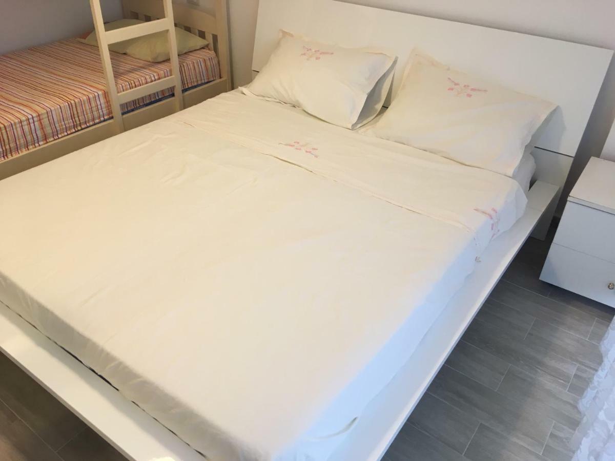 Bruka Apartaments Shengjin Bagian luar foto